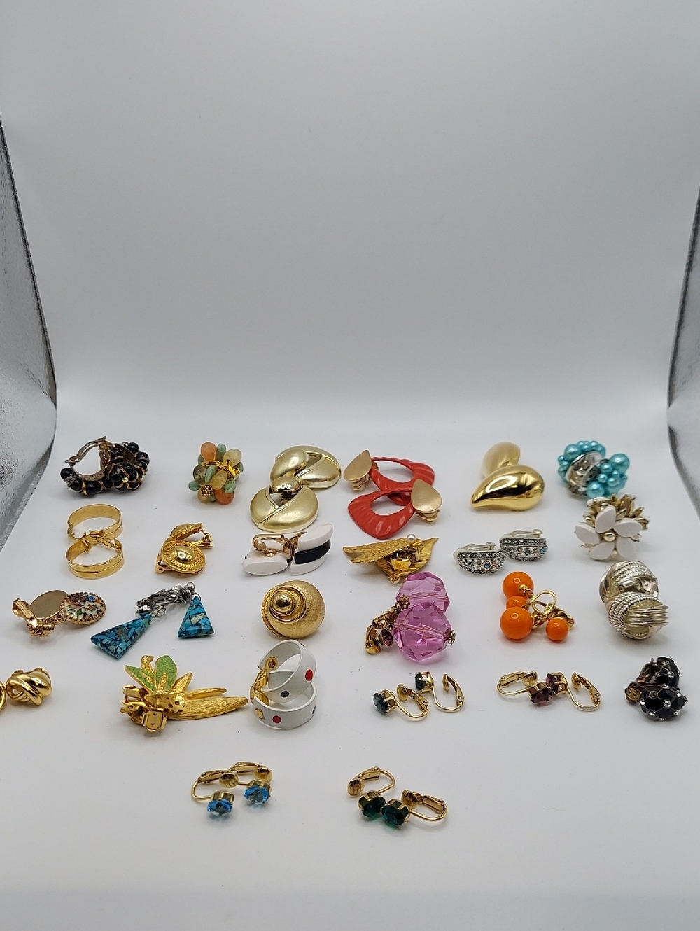 Assorted Vtg Fashion Clip On Earrings 26 Pair - Goldtone Silvertone.